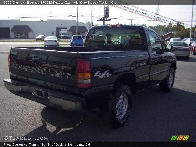 Onyx Black / Medium Gray 2000 Chevrolet Silverado 1500 LS Regular Cab 4x4