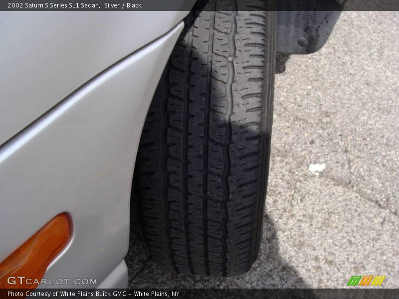 Silver / Black 2002 Saturn S Series SL1 Sedan