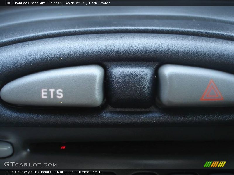 Arctic White / Dark Pewter 2001 Pontiac Grand Am SE Sedan