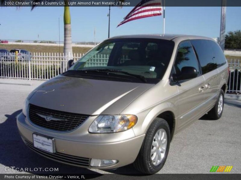 Light Almond Pearl Metallic / Taupe 2002 Chrysler Town & Country LXi