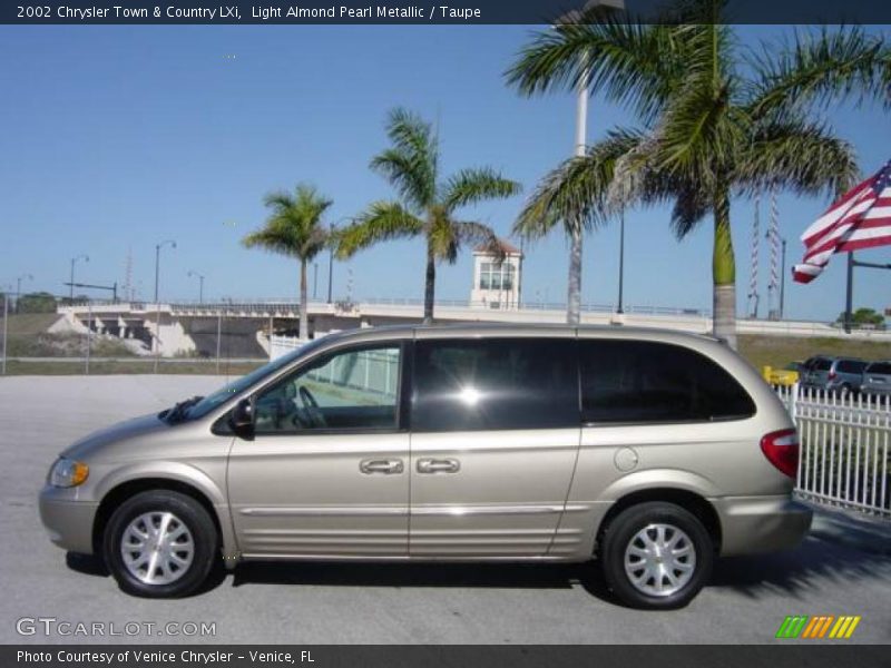 Light Almond Pearl Metallic / Taupe 2002 Chrysler Town & Country LXi