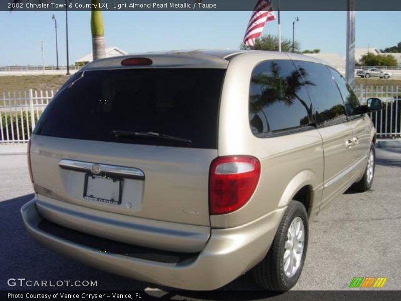 Light Almond Pearl Metallic / Taupe 2002 Chrysler Town & Country LXi