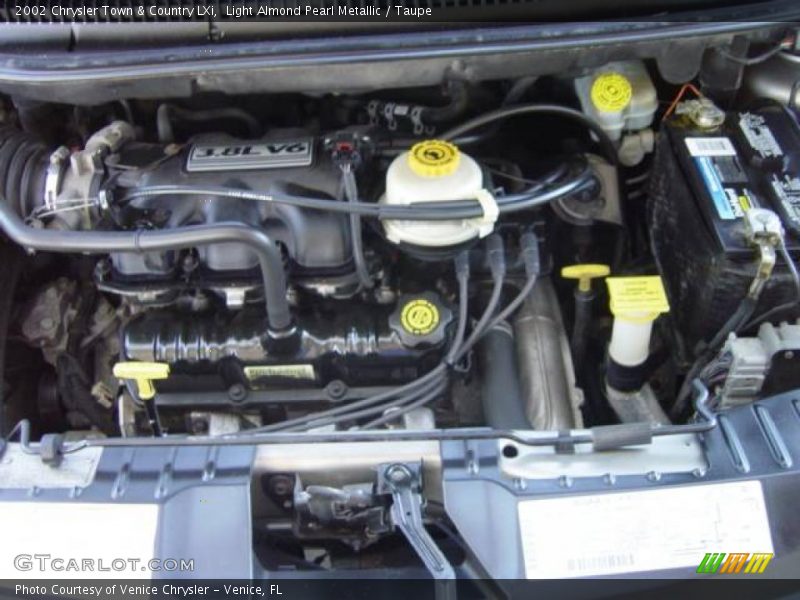 Light Almond Pearl Metallic / Taupe 2002 Chrysler Town & Country LXi