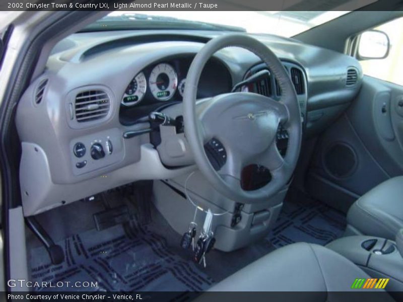 Light Almond Pearl Metallic / Taupe 2002 Chrysler Town & Country LXi