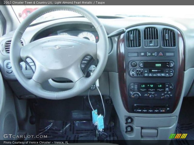 Light Almond Pearl Metallic / Taupe 2002 Chrysler Town & Country LXi