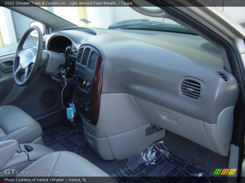 Light Almond Pearl Metallic / Taupe 2002 Chrysler Town & Country LXi