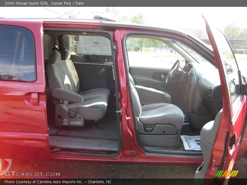 Sunset Red / Slate 2000 Nissan Quest GXE