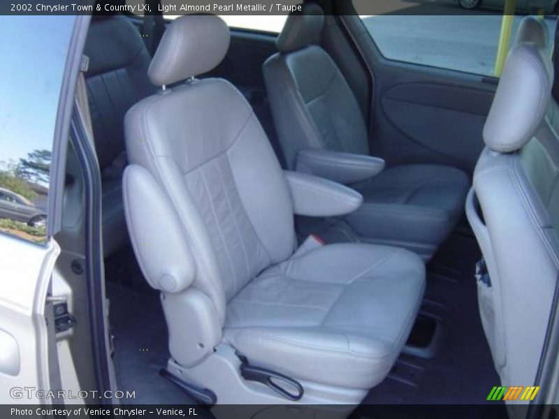 Light Almond Pearl Metallic / Taupe 2002 Chrysler Town & Country LXi