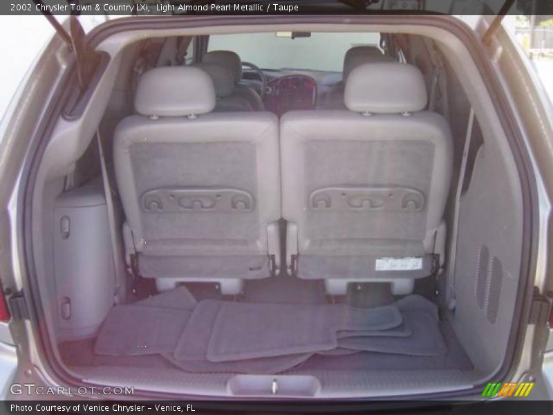 Light Almond Pearl Metallic / Taupe 2002 Chrysler Town & Country LXi