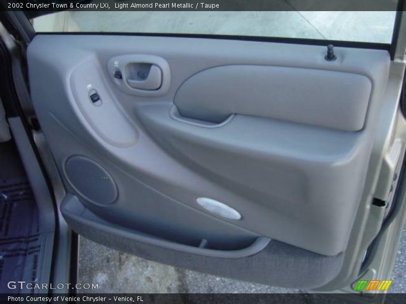 Light Almond Pearl Metallic / Taupe 2002 Chrysler Town & Country LXi