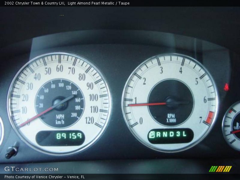Light Almond Pearl Metallic / Taupe 2002 Chrysler Town & Country LXi