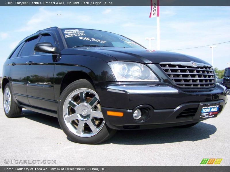 Brilliant Black / Light Taupe 2005 Chrysler Pacifica Limited AWD