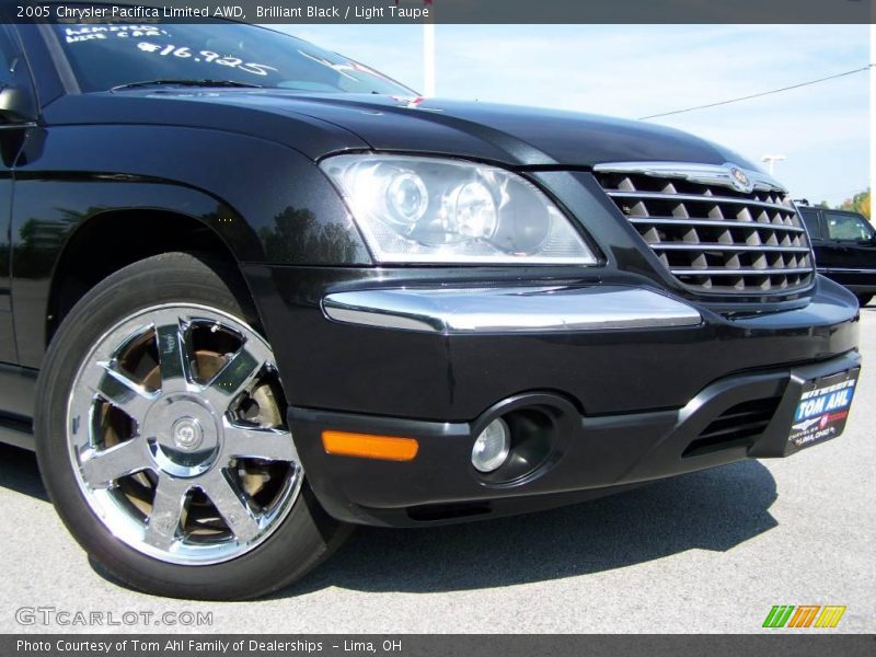 Brilliant Black / Light Taupe 2005 Chrysler Pacifica Limited AWD
