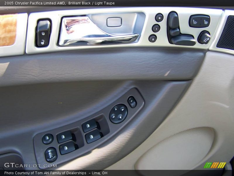 Brilliant Black / Light Taupe 2005 Chrysler Pacifica Limited AWD