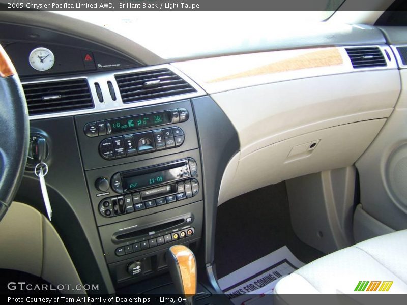 Brilliant Black / Light Taupe 2005 Chrysler Pacifica Limited AWD