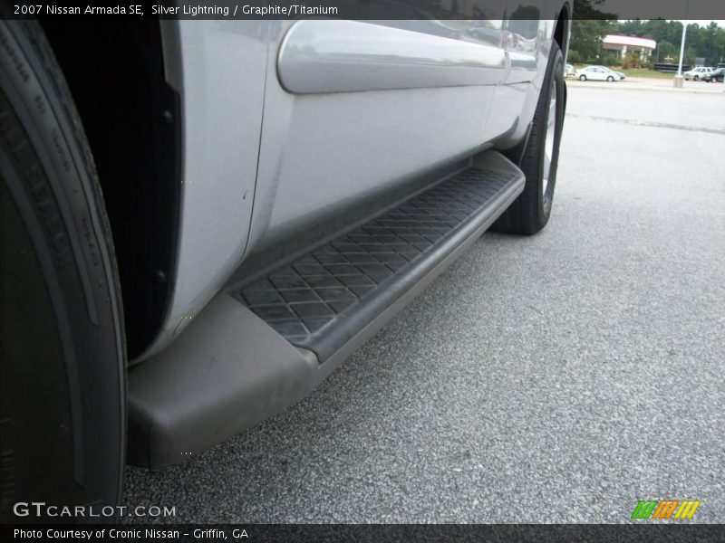 Silver Lightning / Graphite/Titanium 2007 Nissan Armada SE