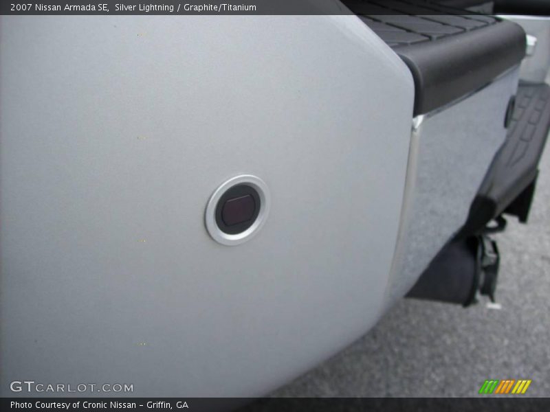 Silver Lightning / Graphite/Titanium 2007 Nissan Armada SE