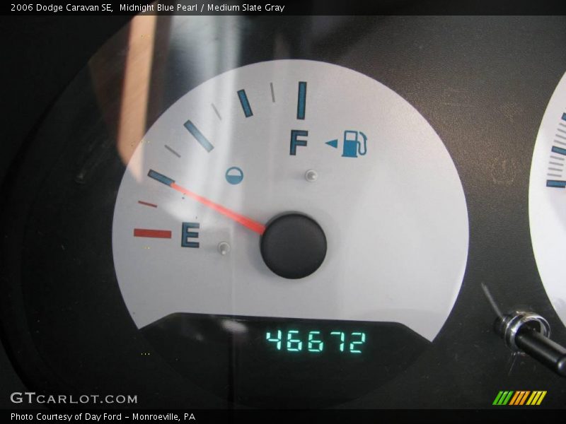 Midnight Blue Pearl / Medium Slate Gray 2006 Dodge Caravan SE