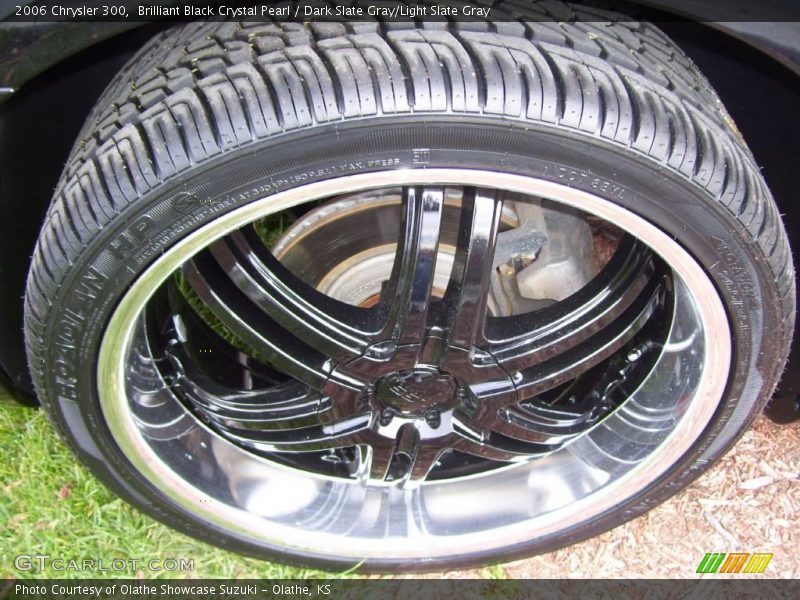 Brilliant Black Crystal Pearl / Dark Slate Gray/Light Slate Gray 2006 Chrysler 300