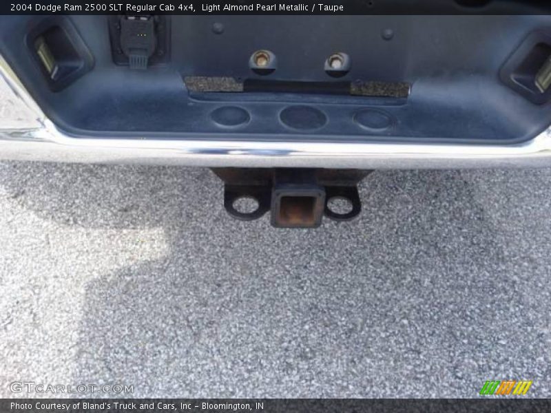 Light Almond Pearl Metallic / Taupe 2004 Dodge Ram 2500 SLT Regular Cab 4x4