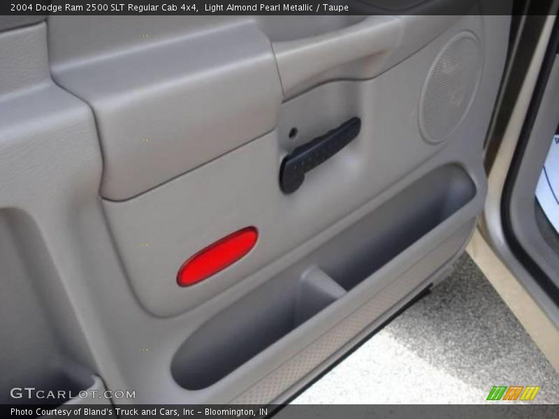 Light Almond Pearl Metallic / Taupe 2004 Dodge Ram 2500 SLT Regular Cab 4x4