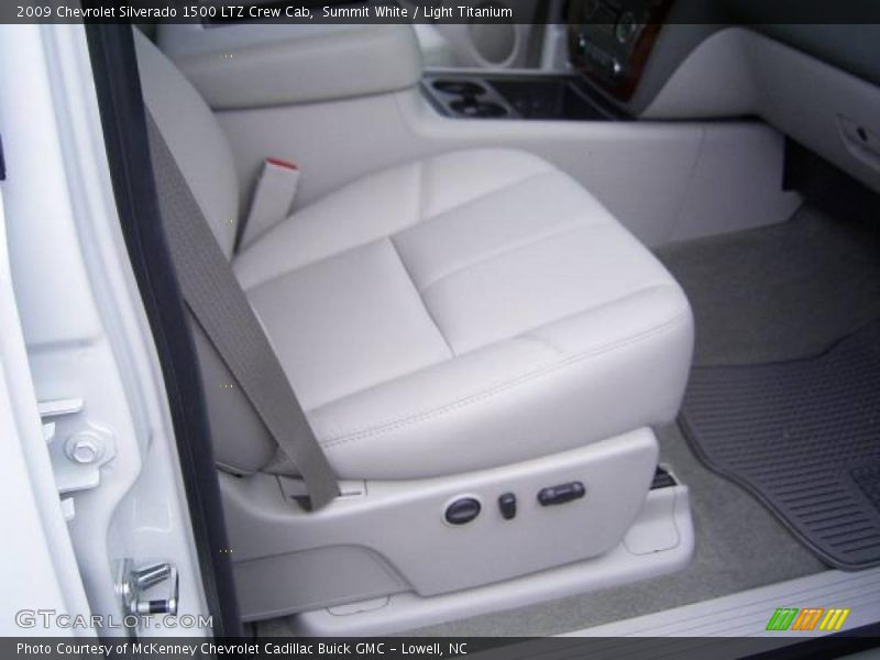 Summit White / Light Titanium 2009 Chevrolet Silverado 1500 LTZ Crew Cab