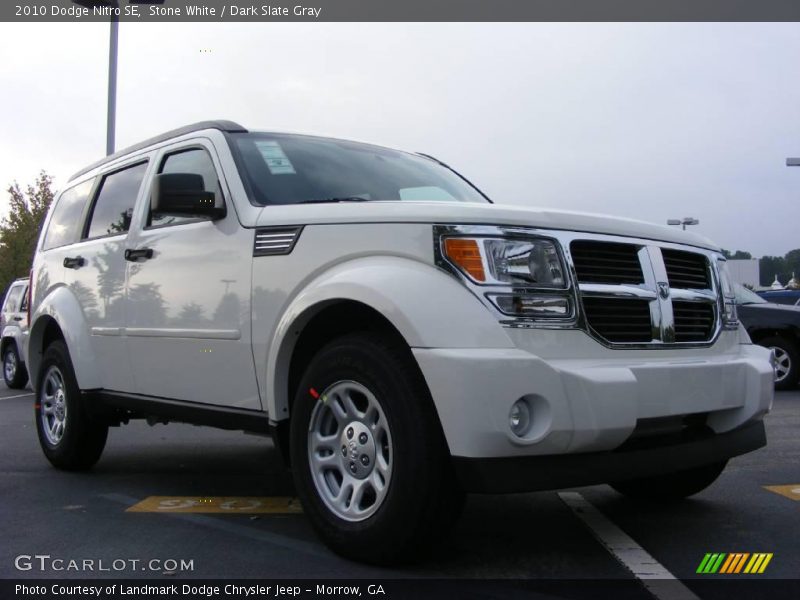 Stone White / Dark Slate Gray 2010 Dodge Nitro SE