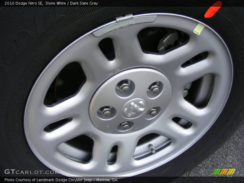 Stone White / Dark Slate Gray 2010 Dodge Nitro SE