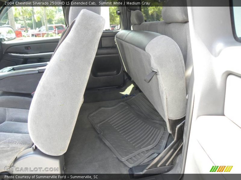 Summit White / Medium Gray 2004 Chevrolet Silverado 2500HD LS Extended Cab
