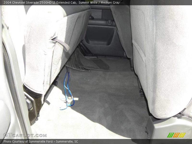 Summit White / Medium Gray 2004 Chevrolet Silverado 2500HD LS Extended Cab