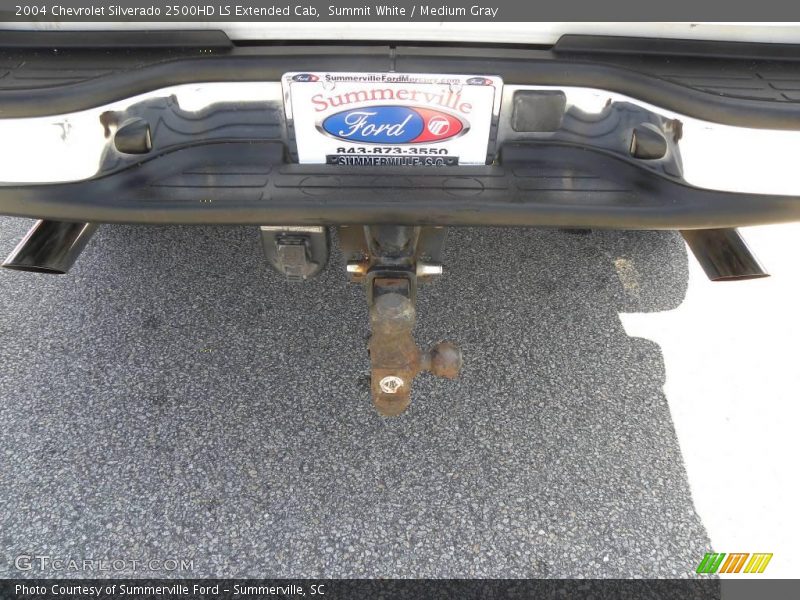Summit White / Medium Gray 2004 Chevrolet Silverado 2500HD LS Extended Cab