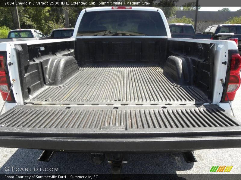 Summit White / Medium Gray 2004 Chevrolet Silverado 2500HD LS Extended Cab