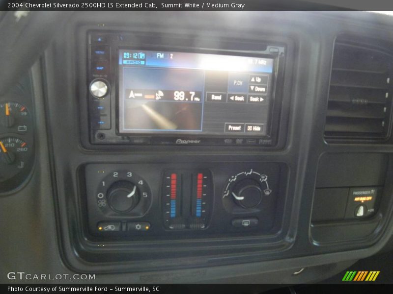 Summit White / Medium Gray 2004 Chevrolet Silverado 2500HD LS Extended Cab