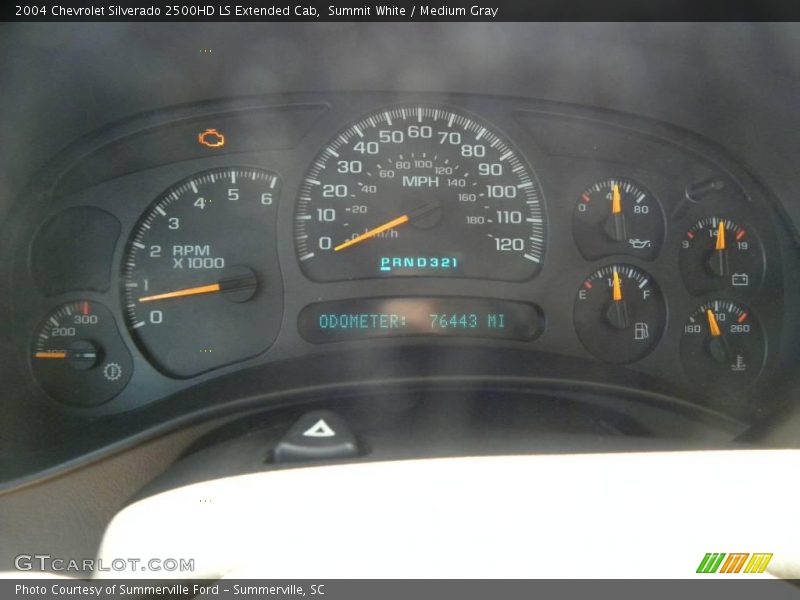 Summit White / Medium Gray 2004 Chevrolet Silverado 2500HD LS Extended Cab