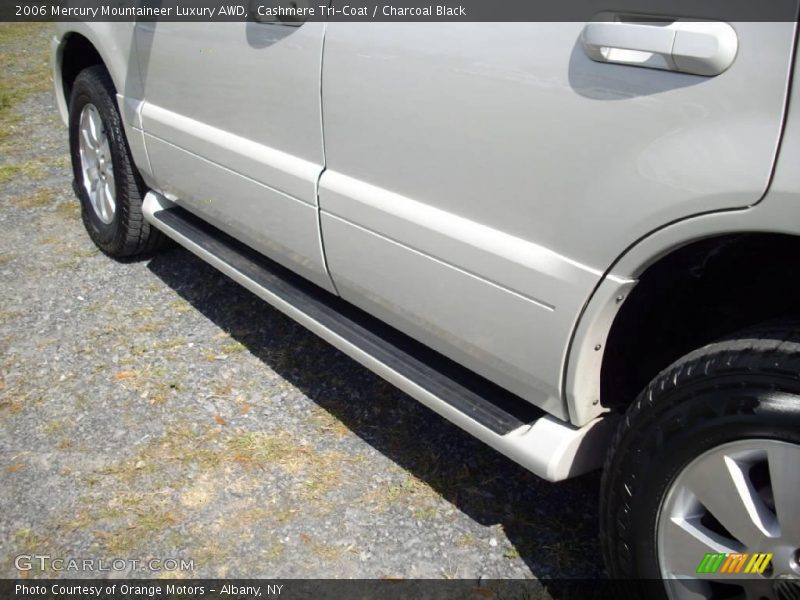 Cashmere Tri-Coat / Charcoal Black 2006 Mercury Mountaineer Luxury AWD