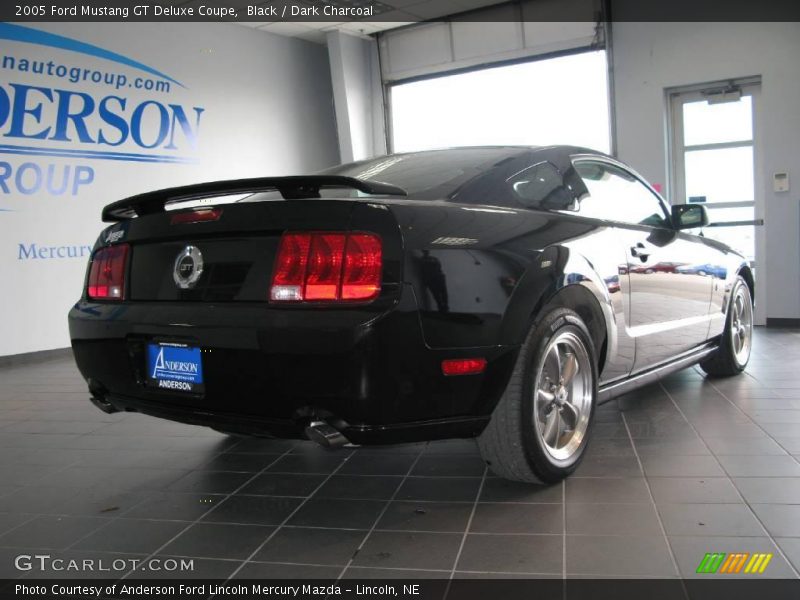 Black / Dark Charcoal 2005 Ford Mustang GT Deluxe Coupe