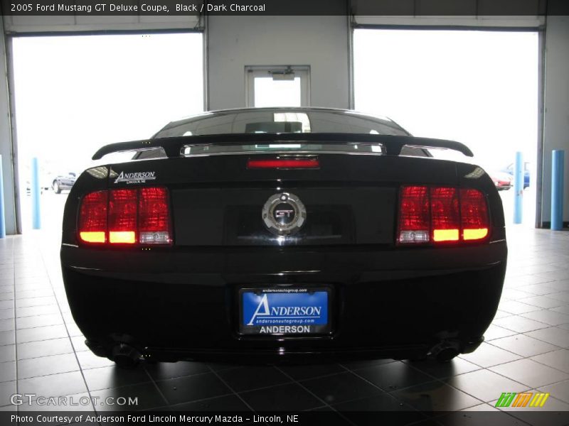 Black / Dark Charcoal 2005 Ford Mustang GT Deluxe Coupe