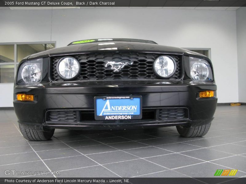 Black / Dark Charcoal 2005 Ford Mustang GT Deluxe Coupe