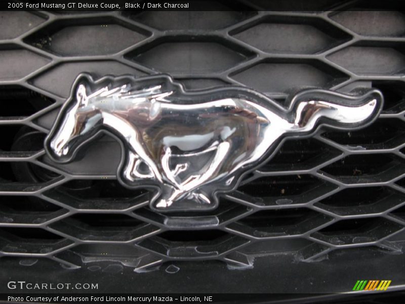 Black / Dark Charcoal 2005 Ford Mustang GT Deluxe Coupe