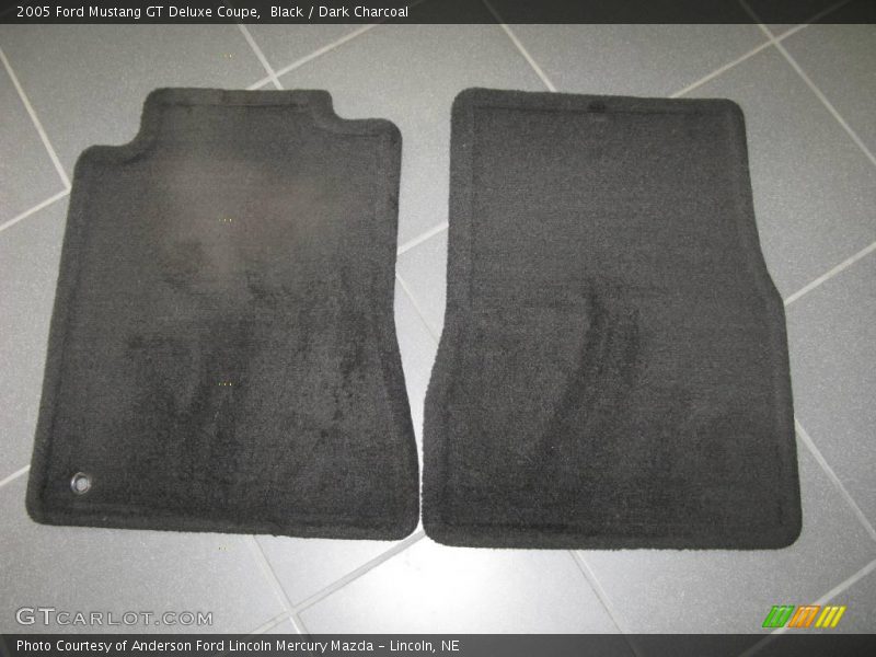 Black / Dark Charcoal 2005 Ford Mustang GT Deluxe Coupe