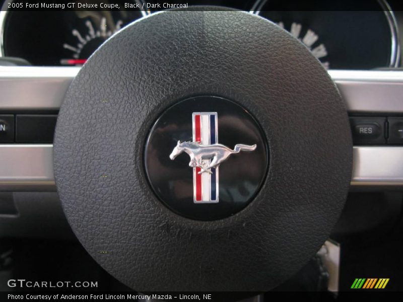 Black / Dark Charcoal 2005 Ford Mustang GT Deluxe Coupe