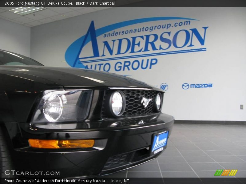 Black / Dark Charcoal 2005 Ford Mustang GT Deluxe Coupe