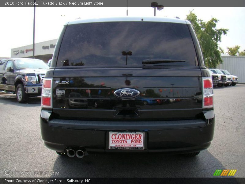 Tuxedo Black / Medium Light Stone 2010 Ford Flex SE