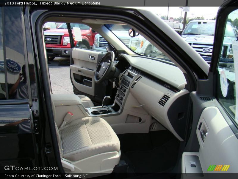 Tuxedo Black / Medium Light Stone 2010 Ford Flex SE