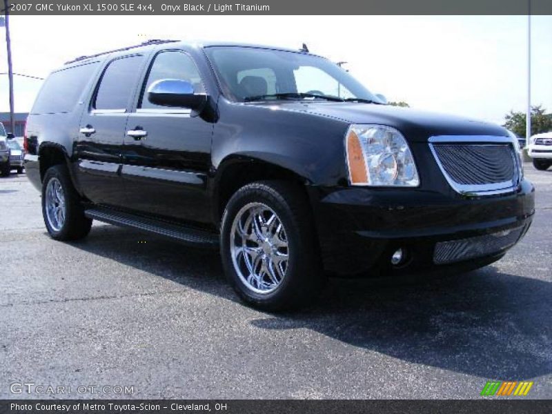 Onyx Black / Light Titanium 2007 GMC Yukon XL 1500 SLE 4x4