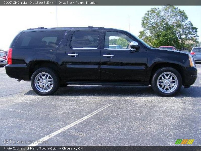 Onyx Black / Light Titanium 2007 GMC Yukon XL 1500 SLE 4x4