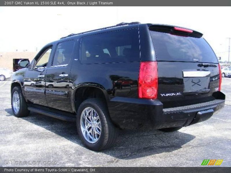 Onyx Black / Light Titanium 2007 GMC Yukon XL 1500 SLE 4x4