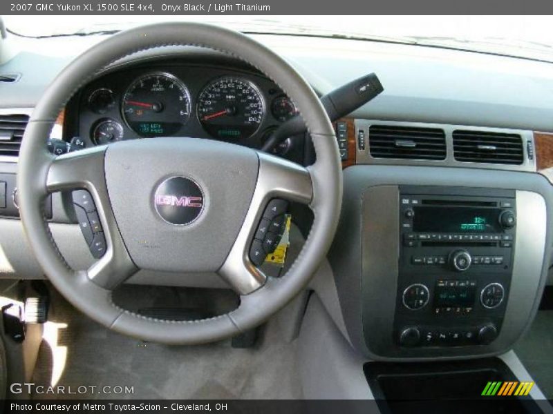 Onyx Black / Light Titanium 2007 GMC Yukon XL 1500 SLE 4x4
