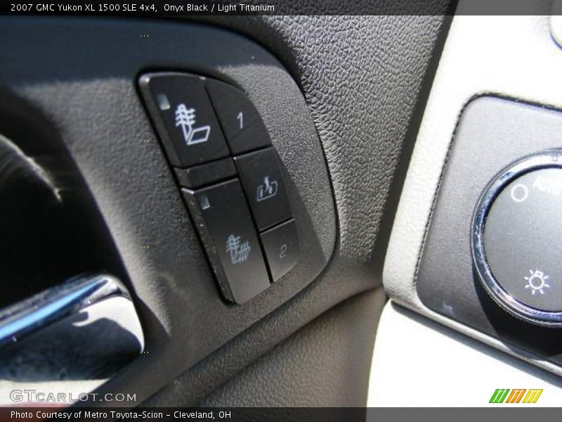 Onyx Black / Light Titanium 2007 GMC Yukon XL 1500 SLE 4x4