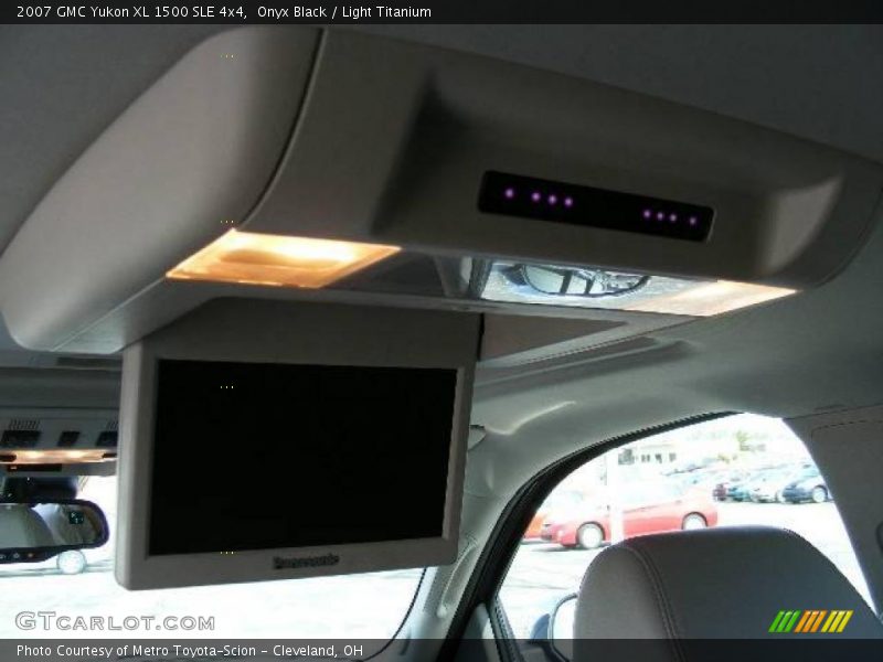 Onyx Black / Light Titanium 2007 GMC Yukon XL 1500 SLE 4x4